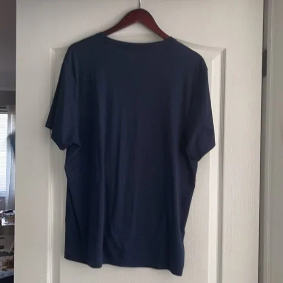 Men’s alfani vneck navy stretch T-shirt - Picture 2 of 4